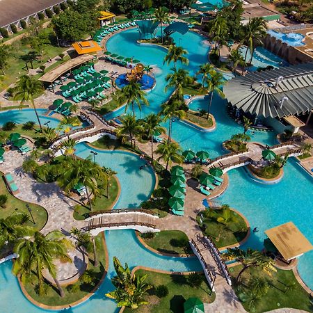 Blue Tree Thermas de Lins Extérieur photo Aerial view of the water park