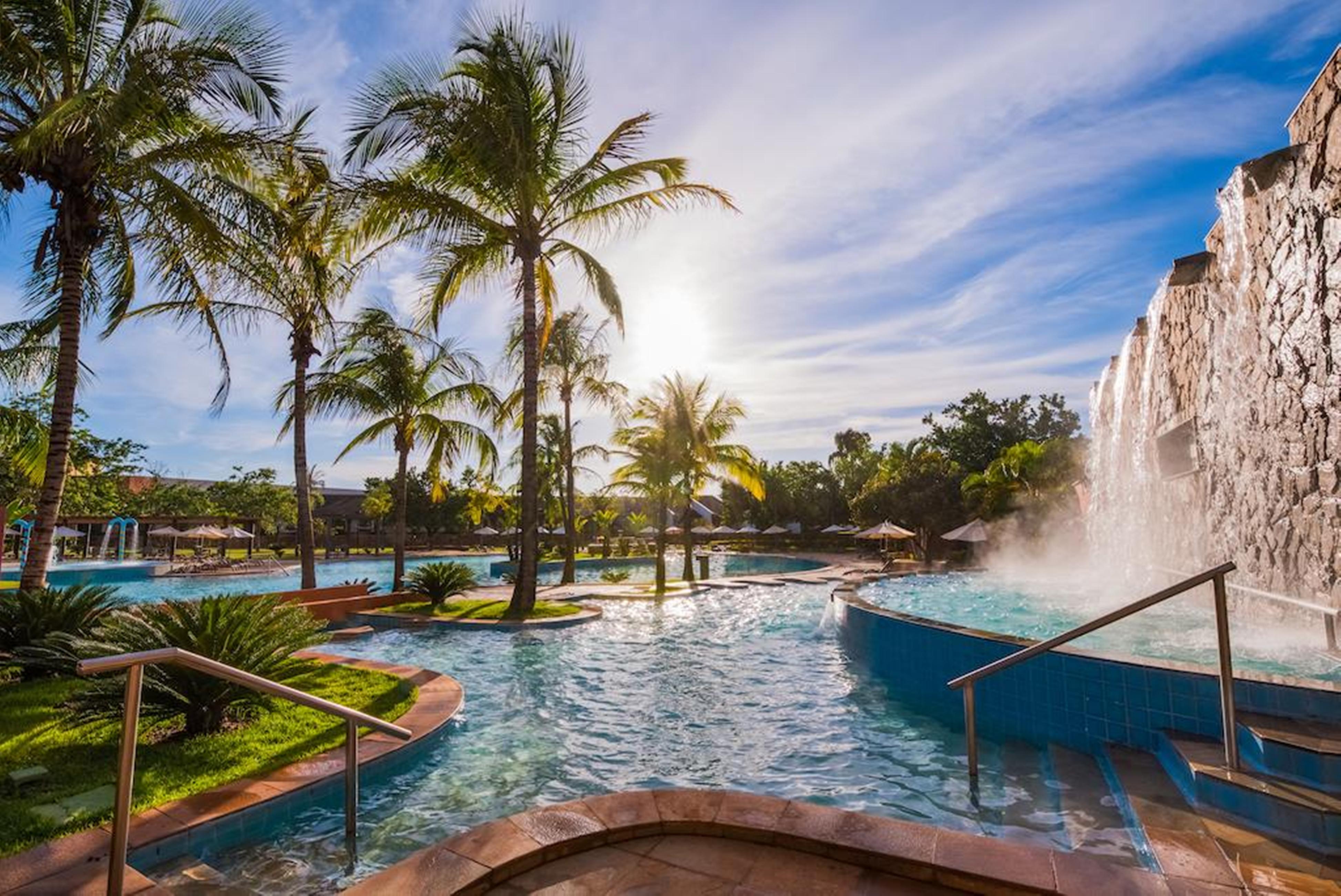 Blue Tree Thermas de Lins Extérieur photo The pool at the resort