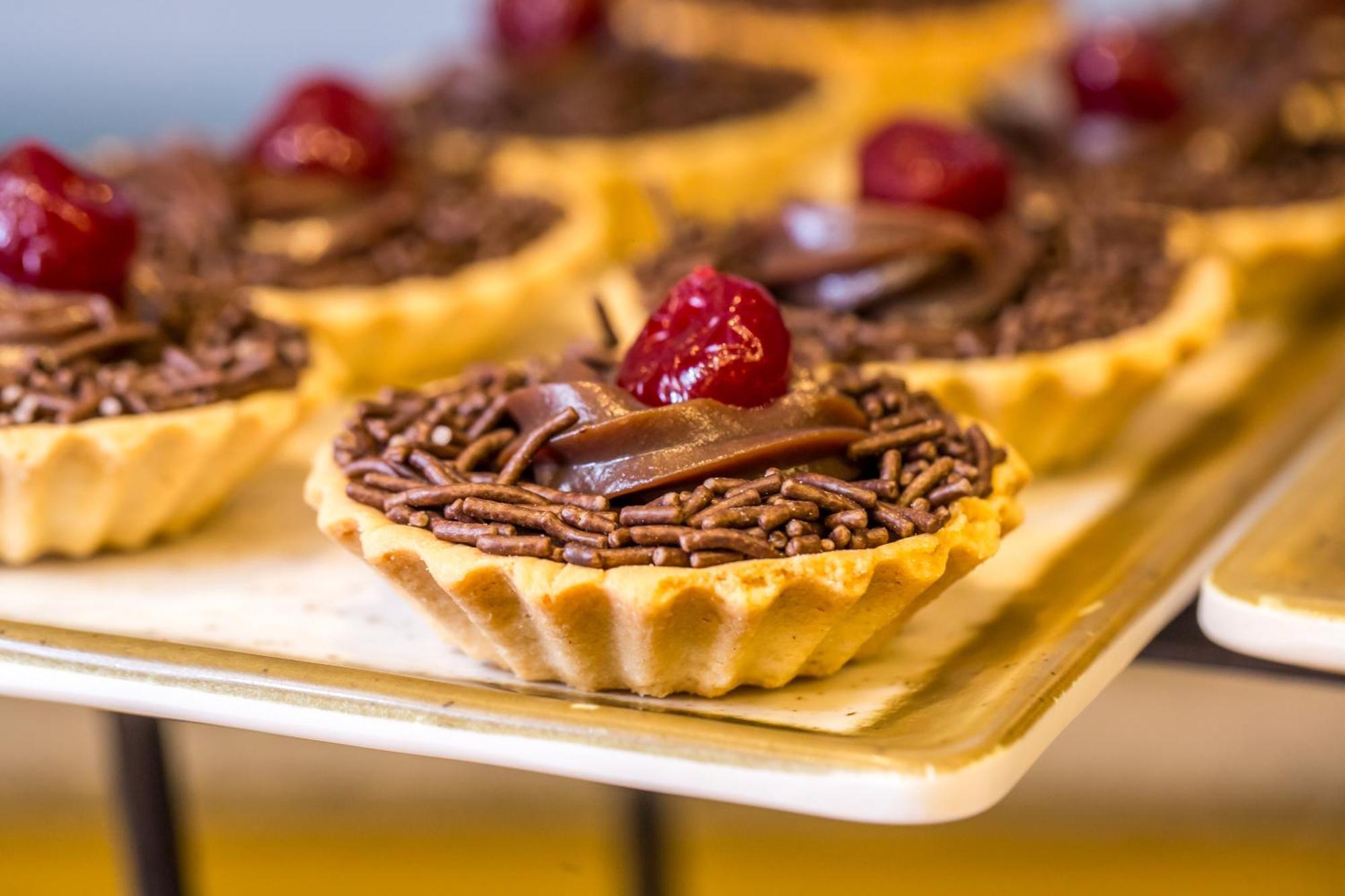Blue Tree Thermas de Lins Extérieur photo Chocolate tart