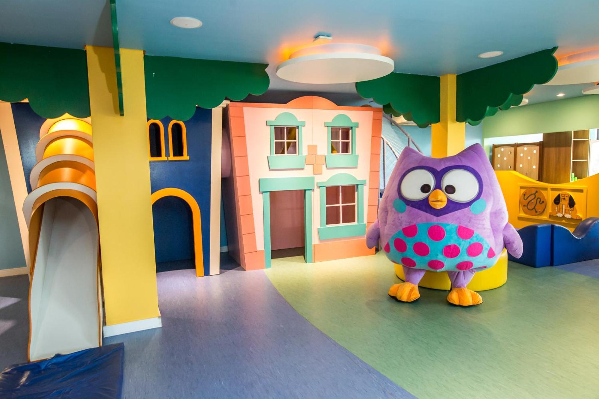 Blue Tree Thermas de Lins Extérieur photo The Owl Hospital Mascot